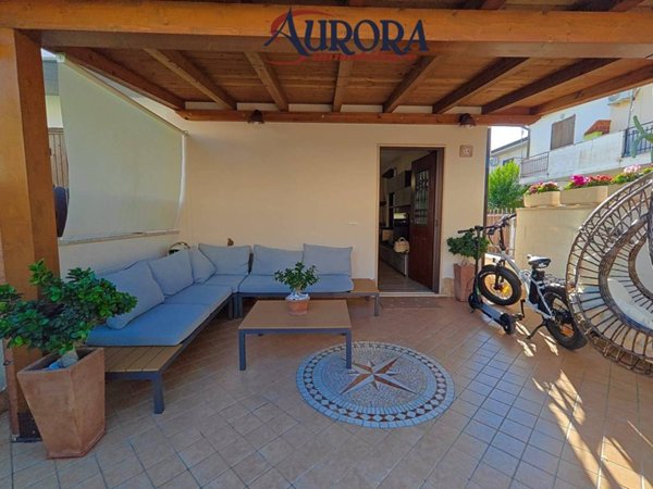 casa indipendente in vendita a Terracina in zona Hermada