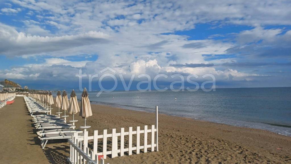 negozio in vendita a Terracina