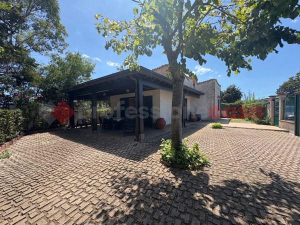 casa indipendente in vendita a Terracina
