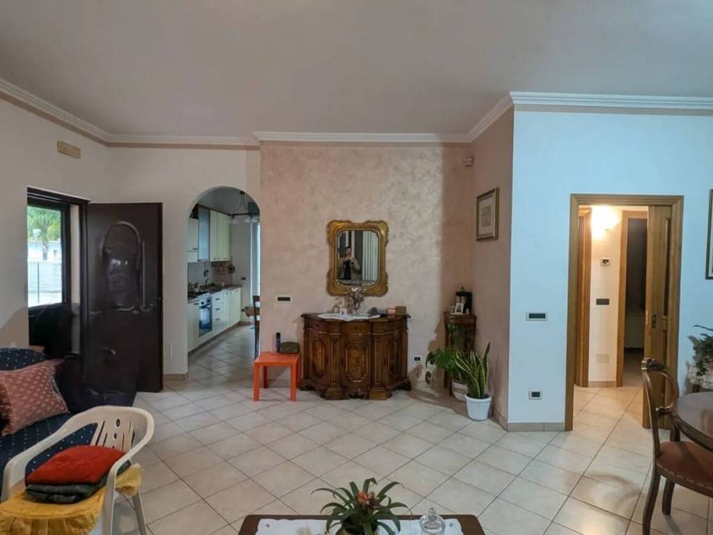 casa indipendente in vendita a Terracina in zona Casaletti