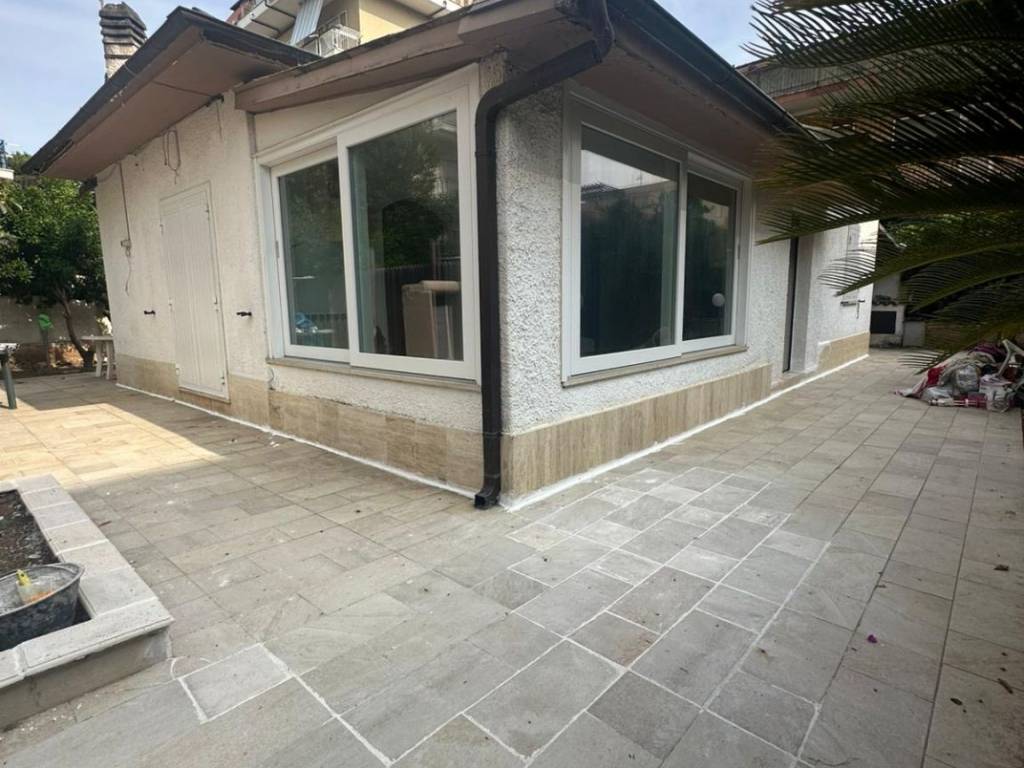 casa indipendente in vendita a Terracina