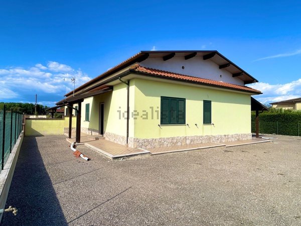 casa indipendente in vendita a Terracina