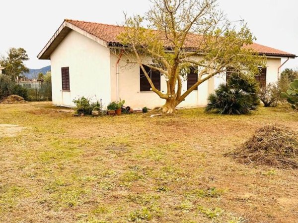 casa indipendente in vendita a Terracina in zona Hermada