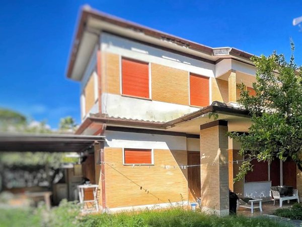casa indipendente in vendita a Terracina