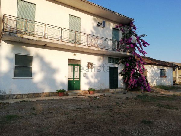 casa indipendente in vendita a Terracina in zona Hermada