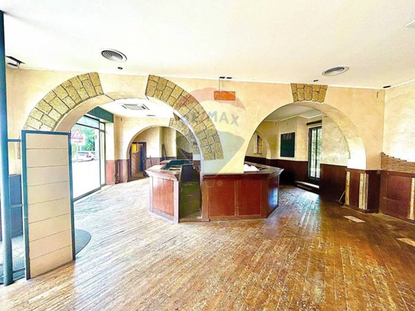 negozio in vendita a Terracina