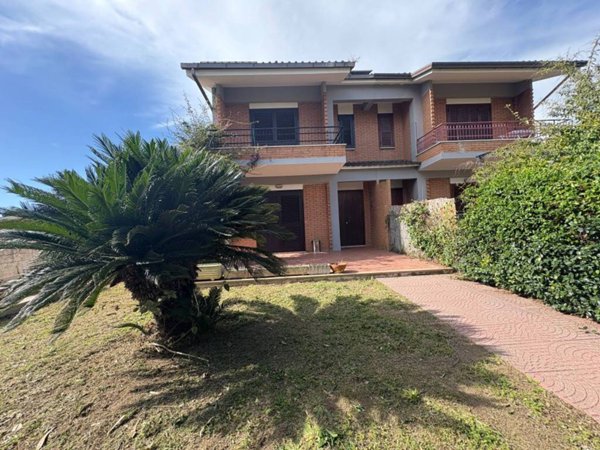 casa indipendente in vendita a Terracina