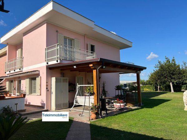 casa indipendente in vendita a Terracina in zona Circondariale