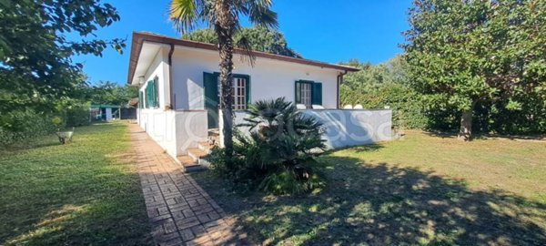 casa indipendente in vendita a Terracina in zona Hermada