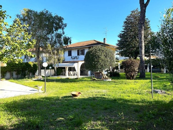 casa indipendente in vendita a Terracina