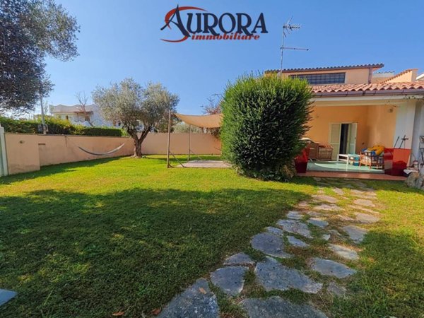 casa indipendente in vendita a Terracina