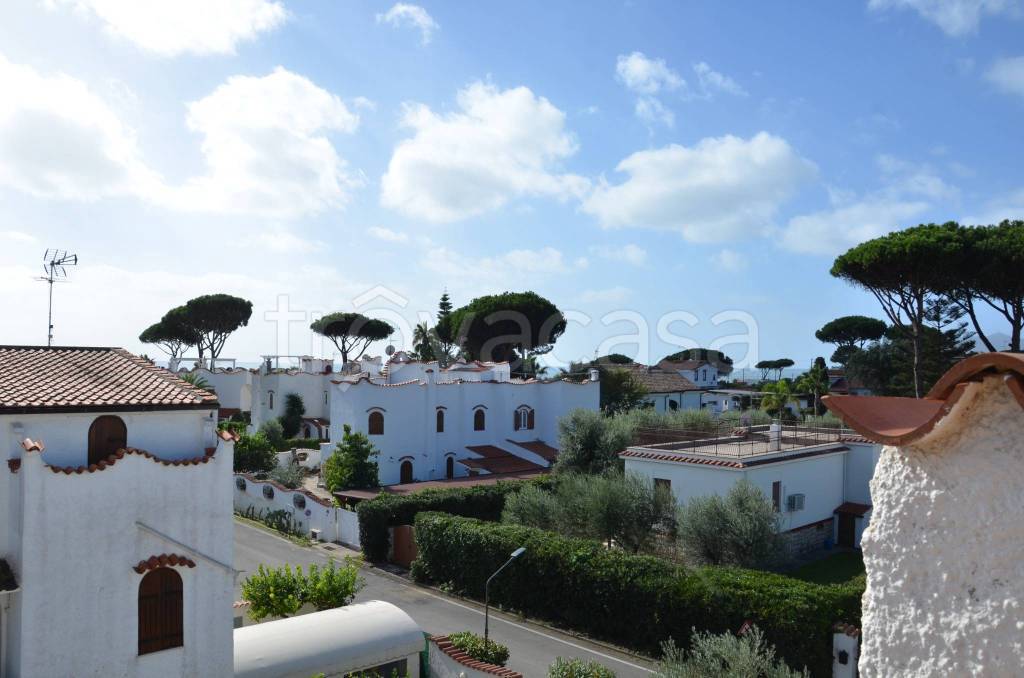 casa indipendente in vendita a Terracina