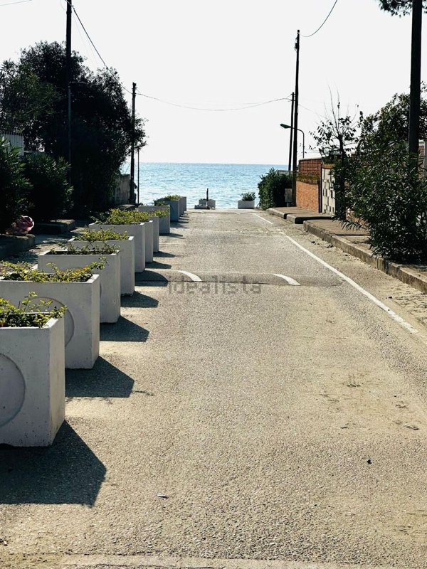 casa indipendente in vendita a Terracina