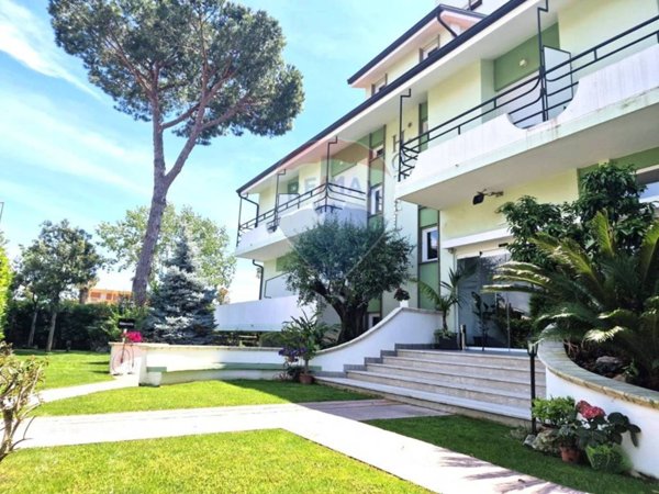 negozio in vendita a Terracina