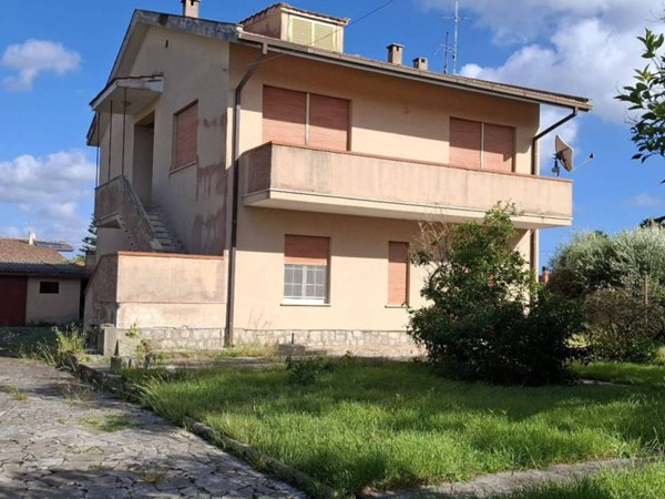 casa indipendente in vendita a Terracina