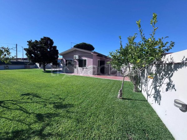 casa indipendente in vendita a Terracina
