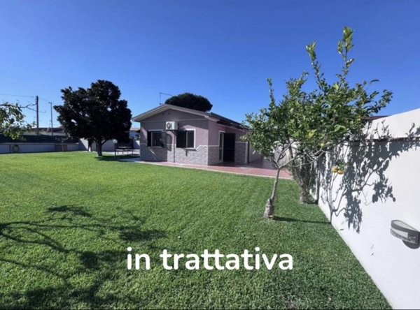 casa indipendente in vendita a Terracina