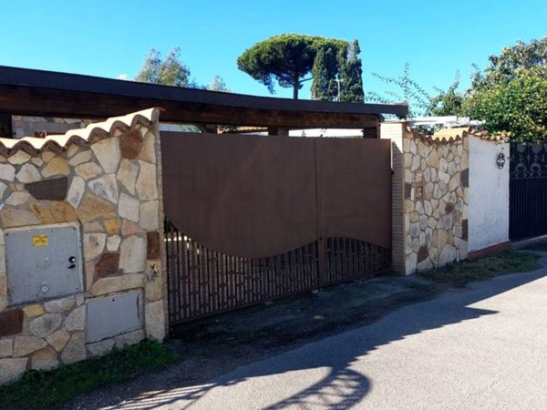 casa indipendente in vendita a Terracina