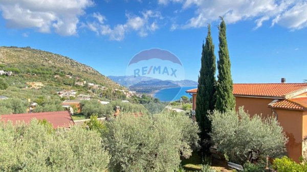 casa indipendente in vendita a Terracina