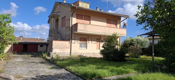 casa indipendente in vendita a Terracina