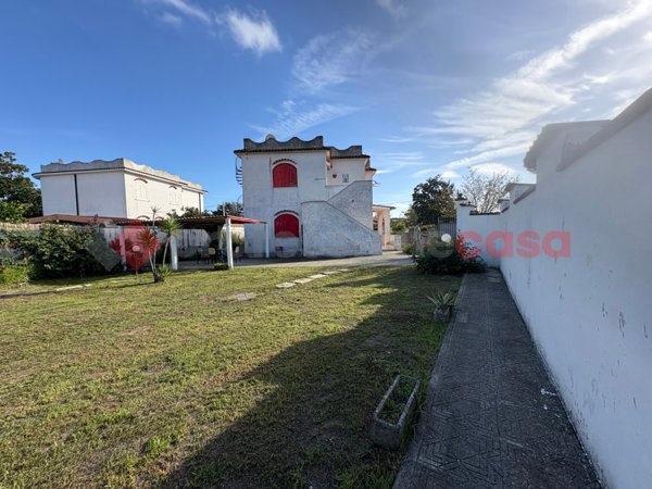 casa indipendente in vendita a Terracina