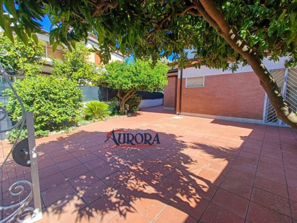 casa indipendente in vendita a Terracina