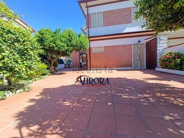 casa indipendente in vendita a Terracina