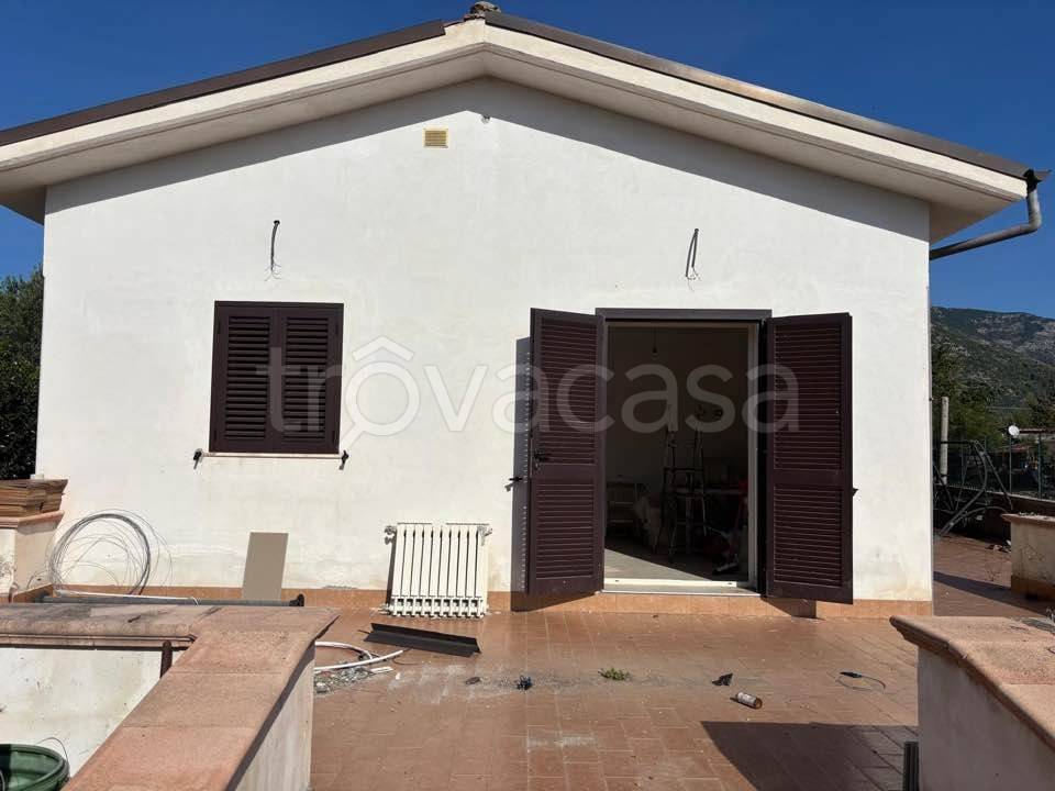 casa indipendente in vendita a Terracina
