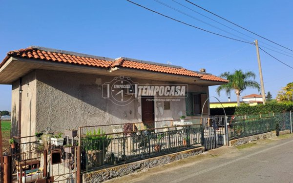 casa indipendente in vendita a Terracina in zona La Fiora