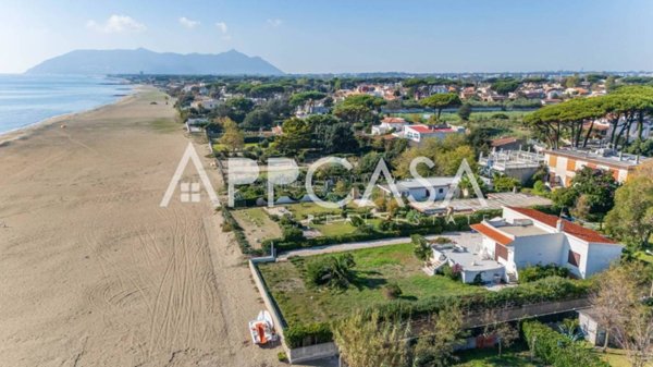 casa indipendente in vendita a Terracina