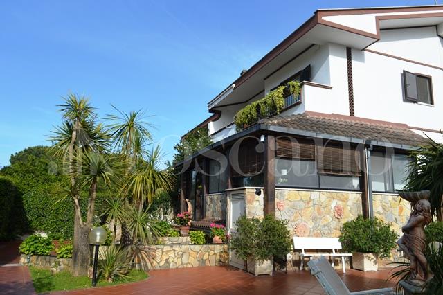 casa indipendente in vendita a Terracina