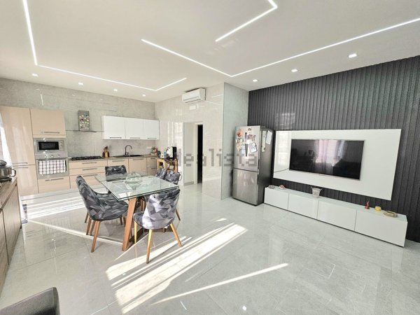 casa indipendente in vendita a Terracina