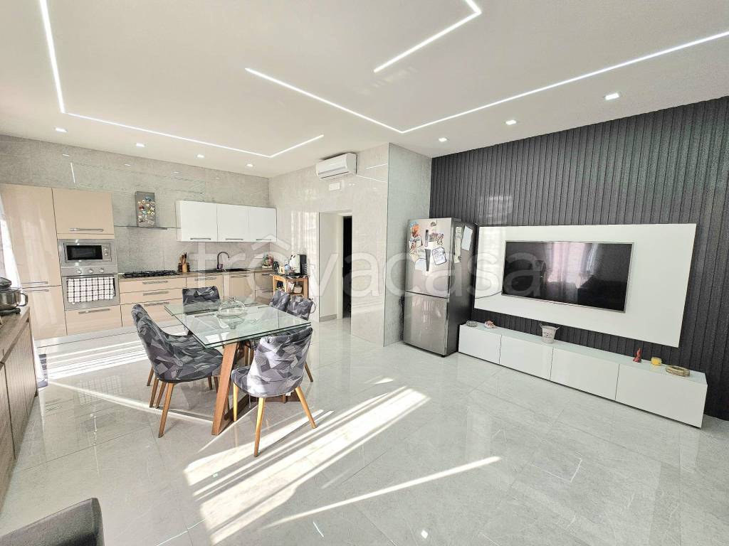 casa indipendente in vendita a Terracina