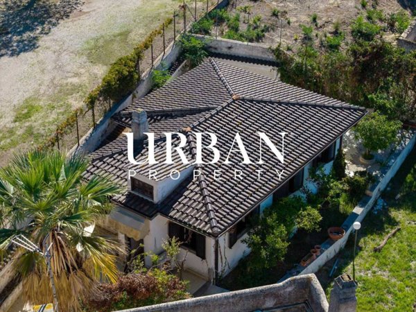 casa indipendente in vendita a Terracina