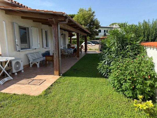 casa indipendente in vendita a Terracina