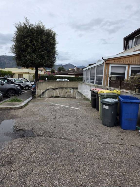 negozio in vendita a Terracina