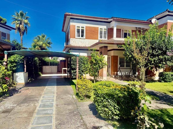 casa indipendente in vendita a Terracina