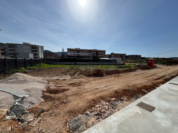 locale commerciale in vendita a Terracina