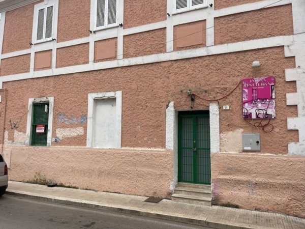 negozio in vendita a Terracina