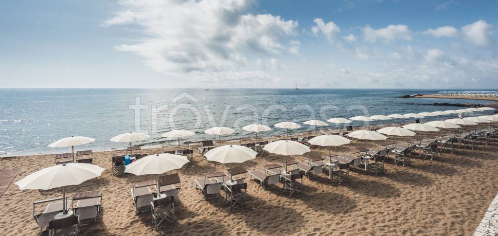 casa indipendente in vendita a Terracina in zona Hermada