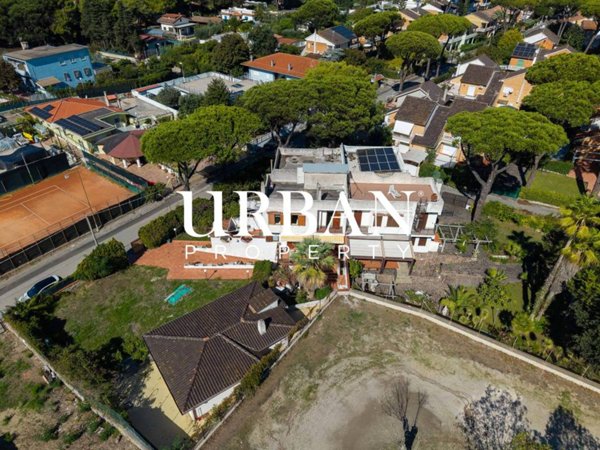 casa indipendente in vendita a Terracina