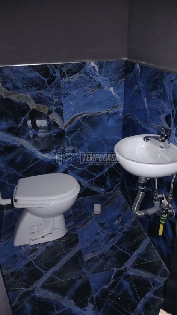 locale commerciale in vendita a Terracina