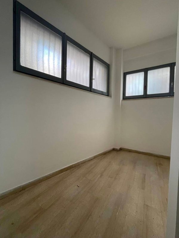 locale commerciale in vendita a Terracina