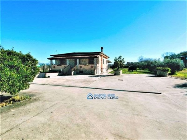casa indipendente in vendita a Terracina in zona Hermada