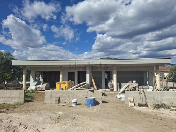 casa indipendente in vendita a Terracina