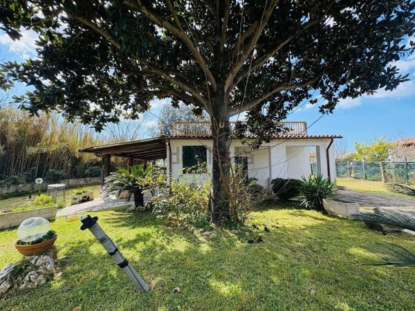 casa indipendente in vendita a Terracina