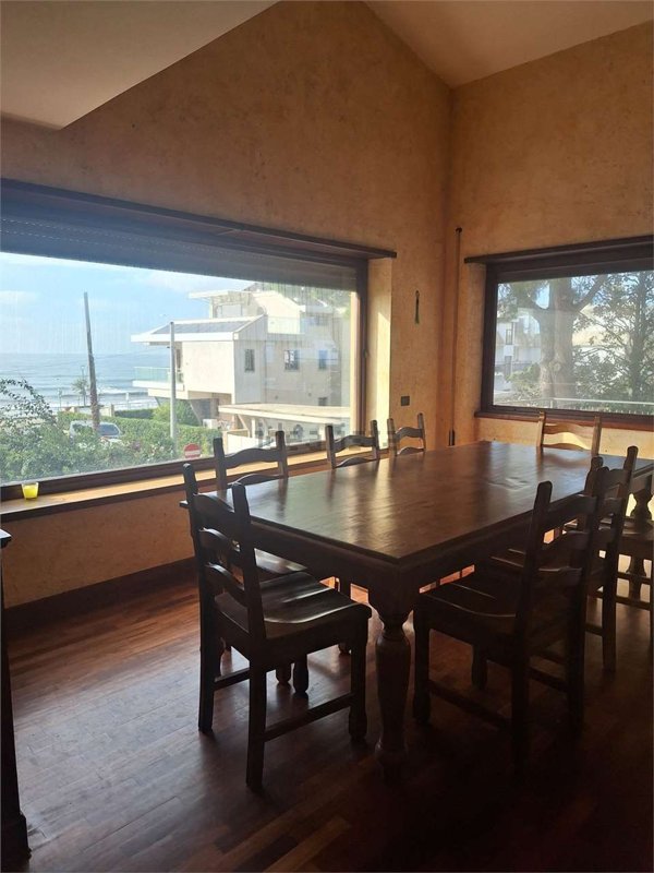 casa indipendente in vendita a Terracina