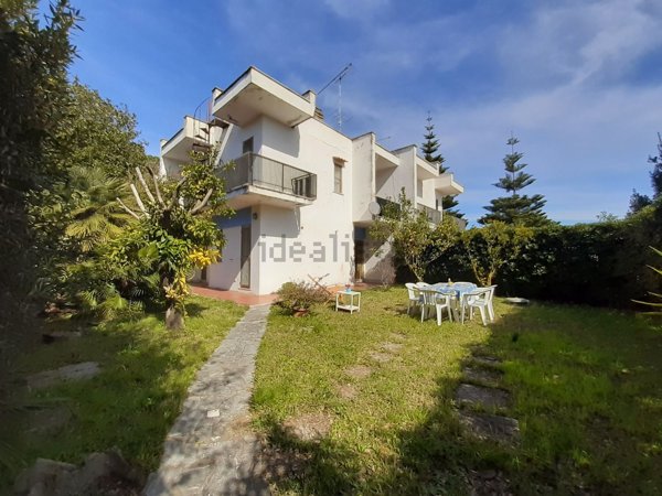 casa indipendente in vendita a Terracina