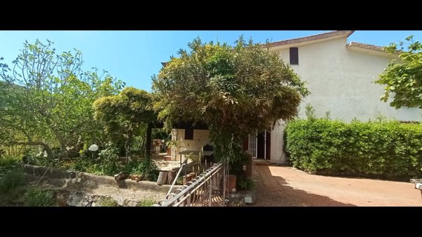 casa indipendente in vendita a Terracina