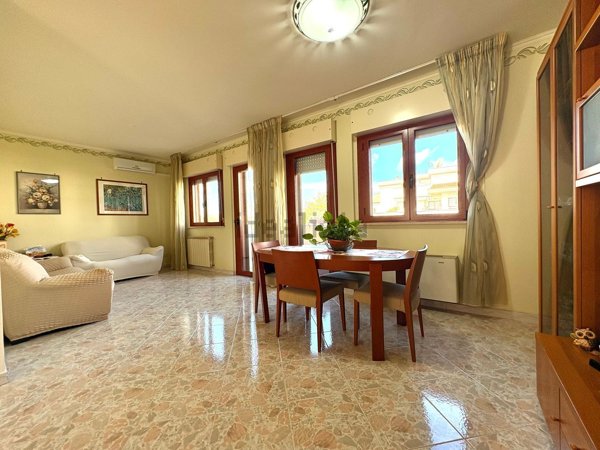 casa indipendente in vendita a Terracina in zona Hermada